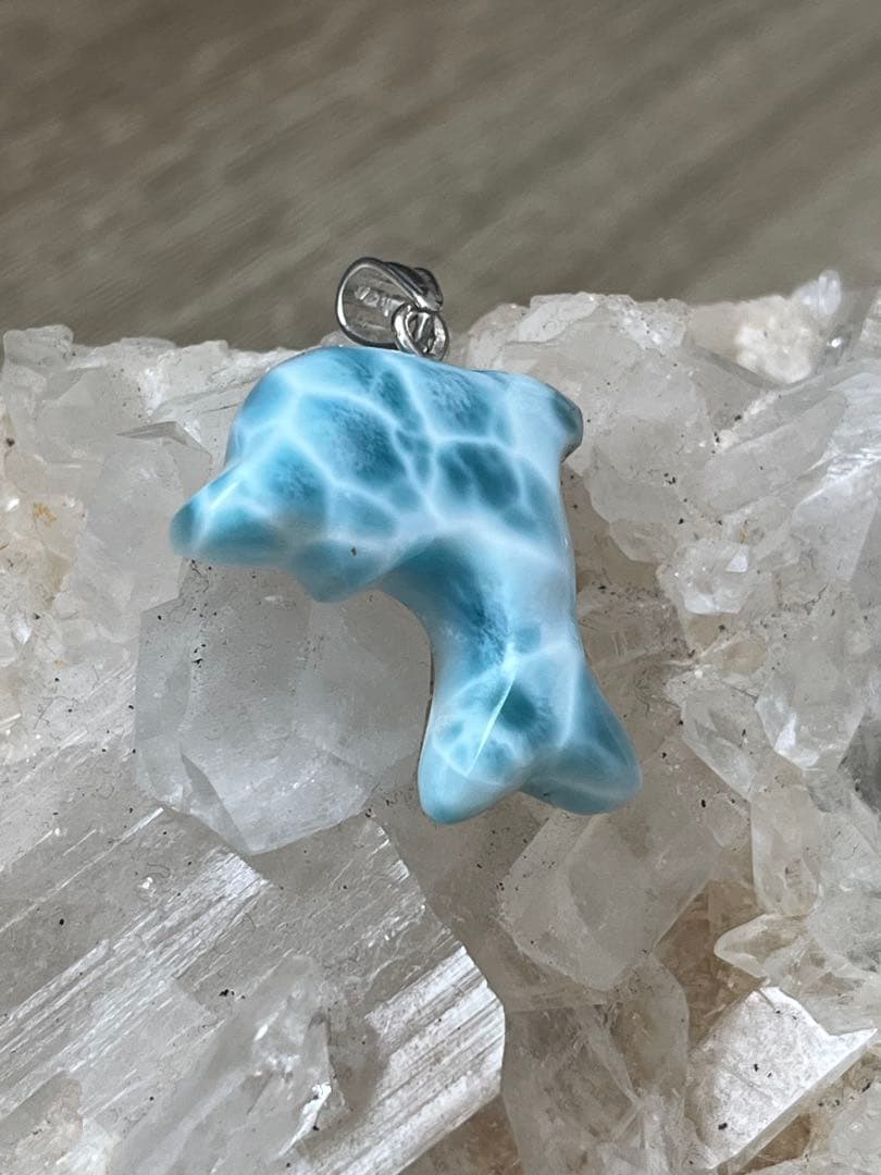 天然石☆高品質！ラリマーイルカ型☆濃いブルー＆ラリマーらしい模様＆形が美しい！