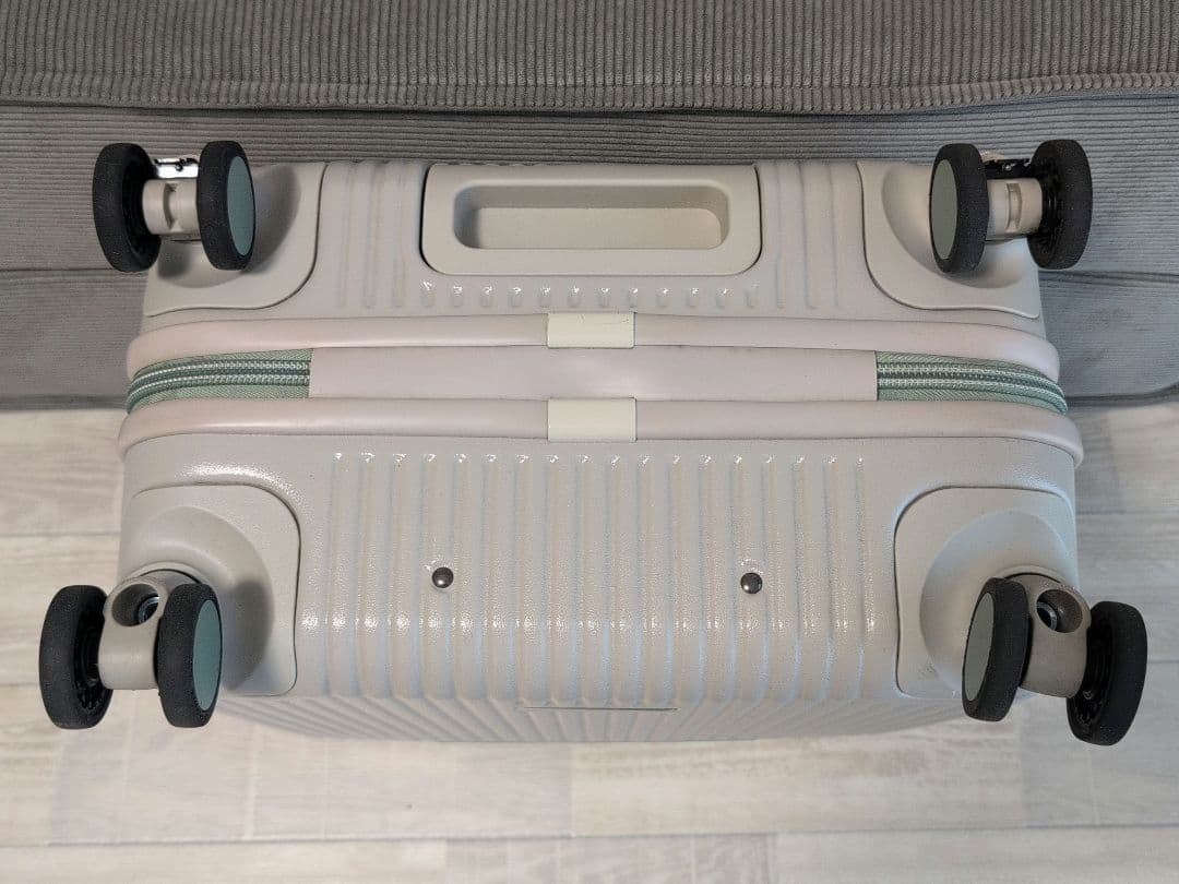 【innovator】サンドベージュ 小型スーツケース 33リットル 機内持込可