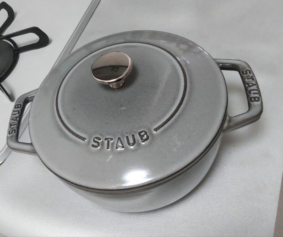 Staub　ワナベ　18（M