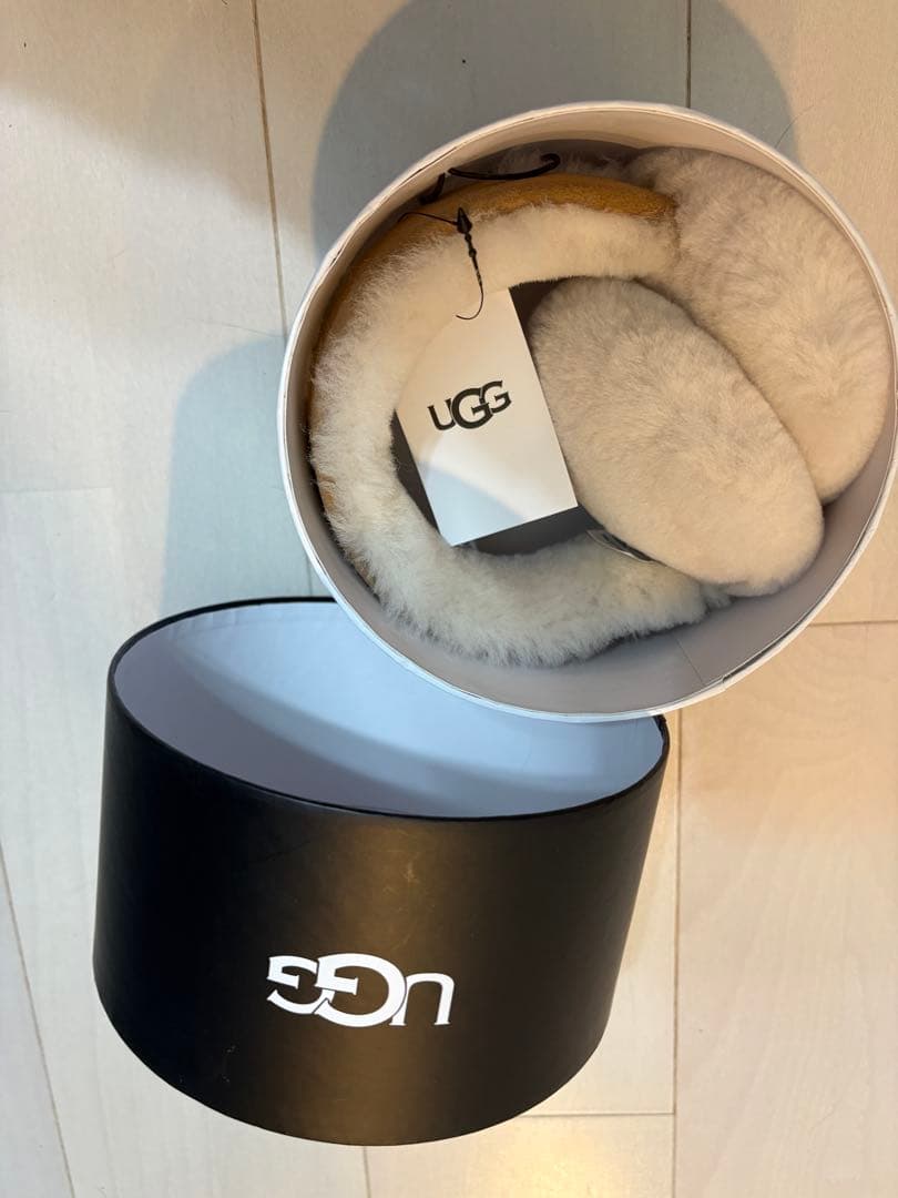 新作　正規品　安心百貨店購入　UGG シープスキン イヤーマフ