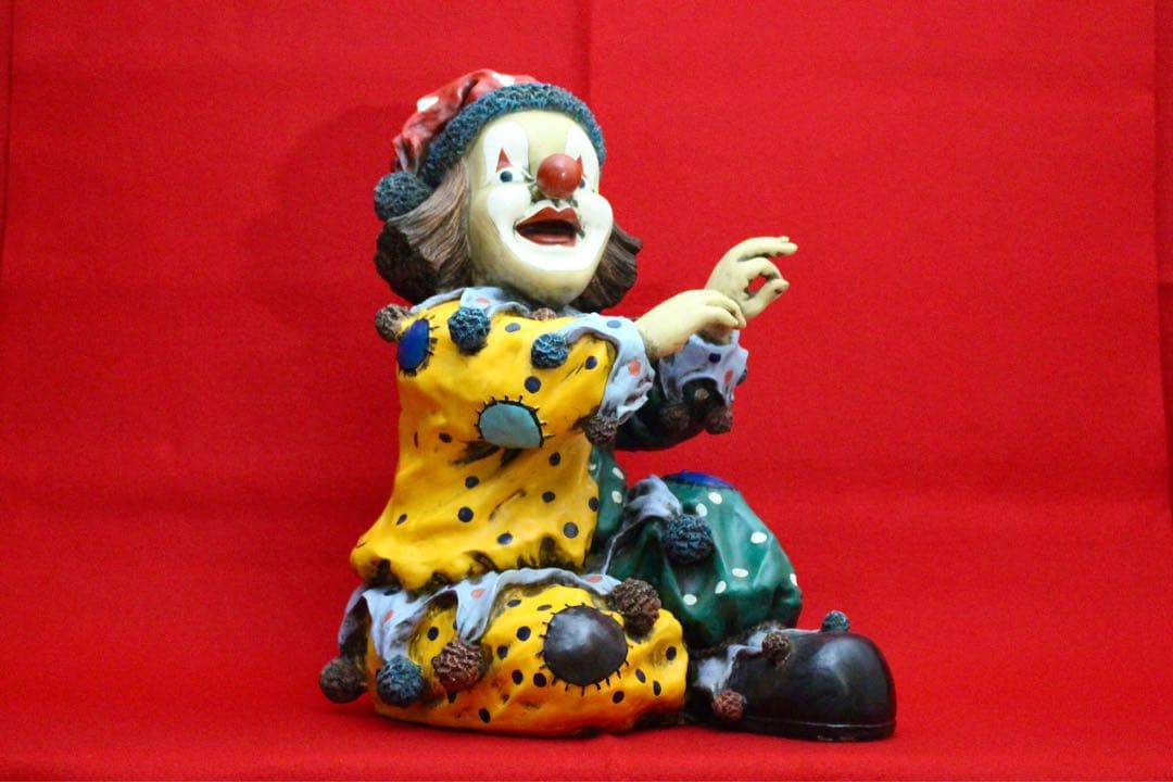 イタリア雑貨・ピエロコレクション【お茶目なピエロ　大サイズ　黄・緑ドット】