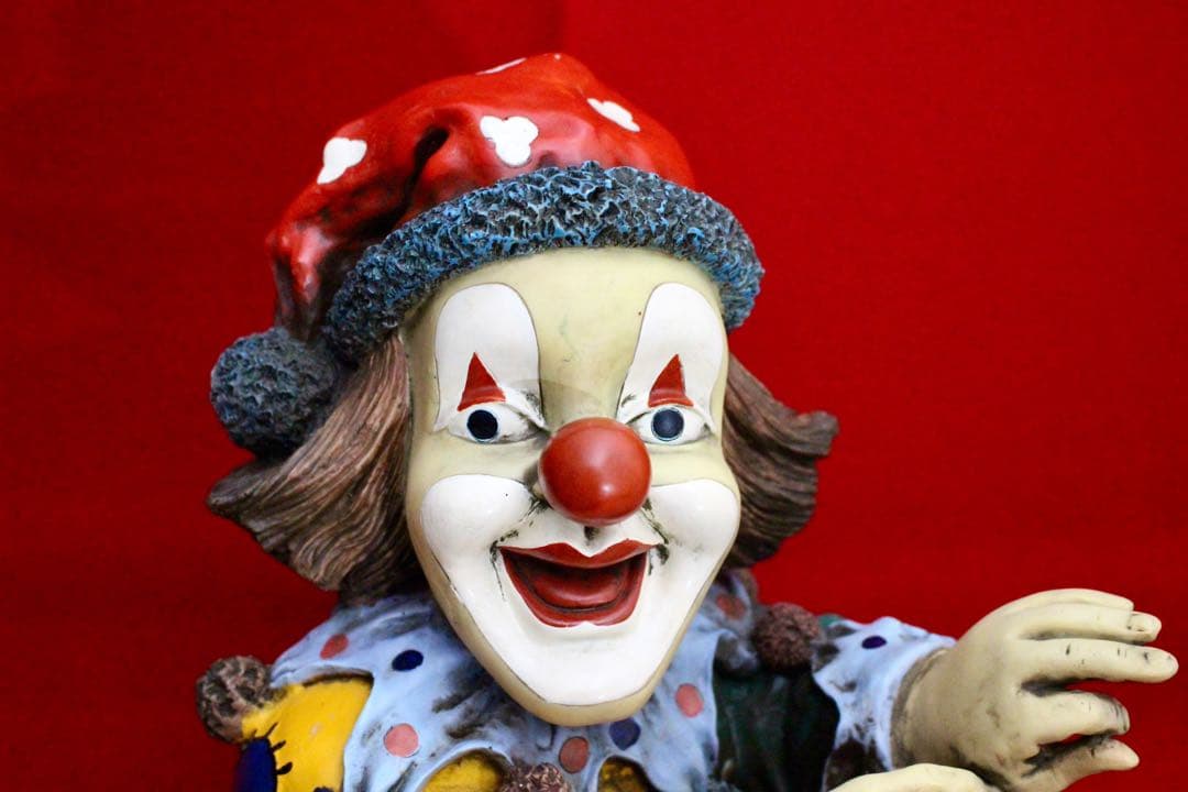 イタリア雑貨・ピエロコレクション【お茶目なピエロ　大サイズ　黄・緑ドット】