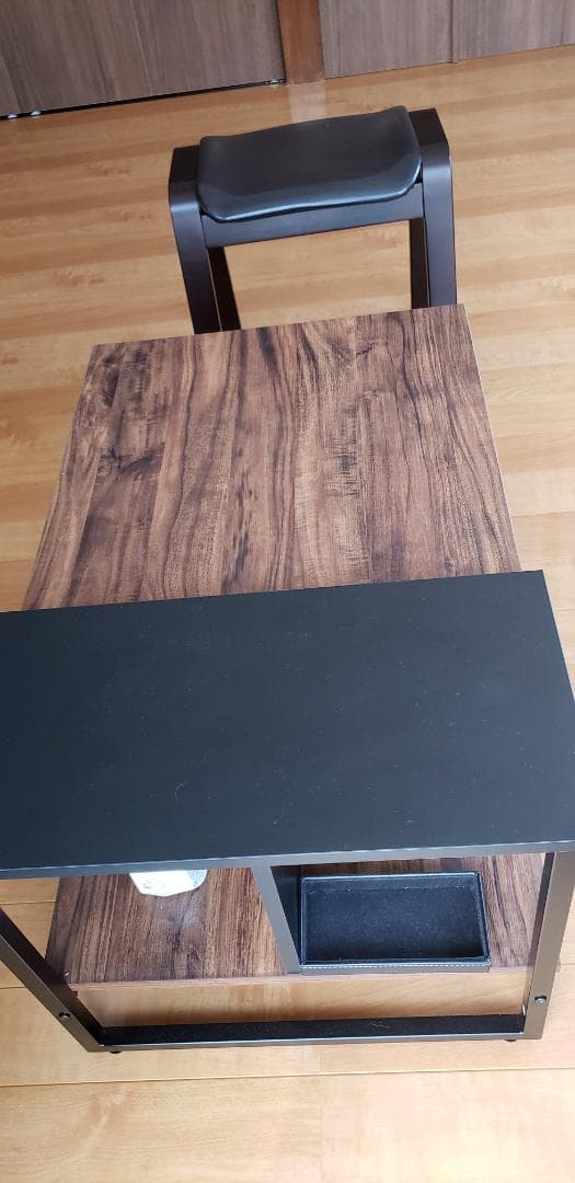 階層設計木製センターテーブル - コンパクト収納