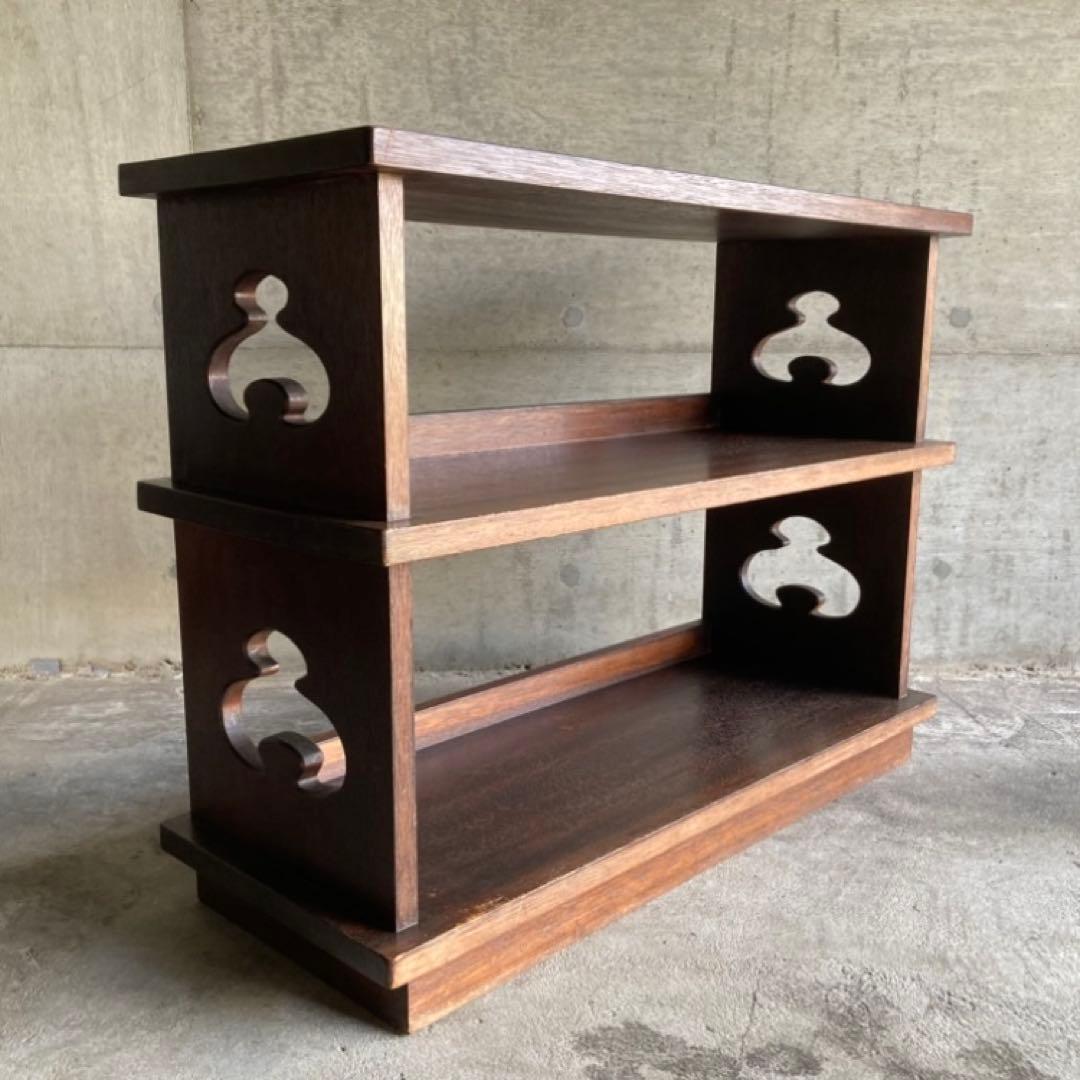 古い飾り棚 置物台 ラック シェルフ 展示 陳列 透かし 木製 家具 レトロ