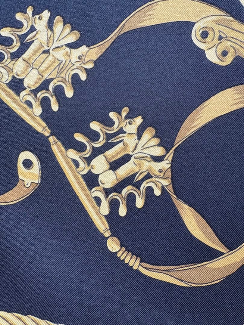 HERMES カレ 90 LES CAVALIERS D'OR 黄金の騎士