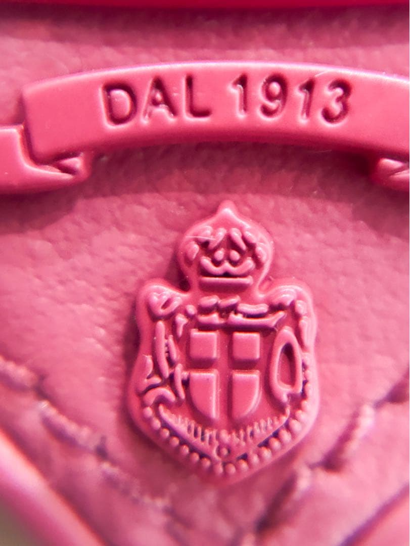 PRADA ピンク レザー キーホルダー DAL 1913