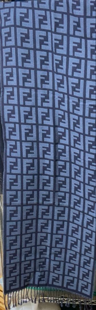 FENDIのマフラー　値下げ交渉有