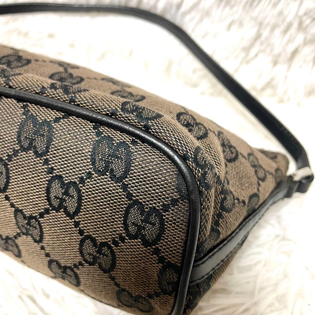 【美品】GUCCI アクセサリーポーチ GG柄 キャンバス レザー ロゴプレート