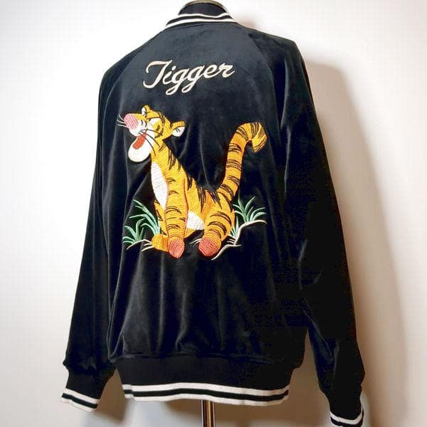 ティガー ベロア スカジャン メンズL 黒白 ディズニー くまのプーさん