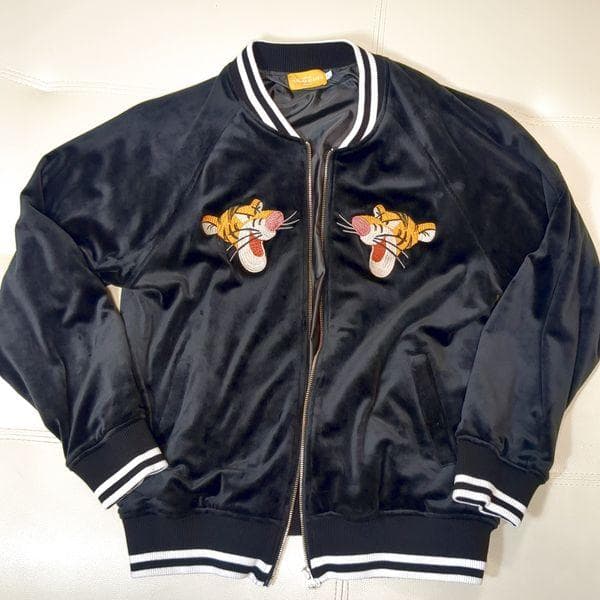 ティガー ベロア スカジャン メンズL 黒白 ディズニー くまのプーさん