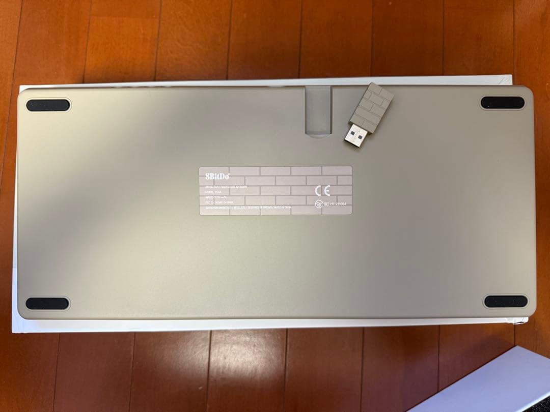 キーボード 8BitDo Retro Mechanical Keyboard C64