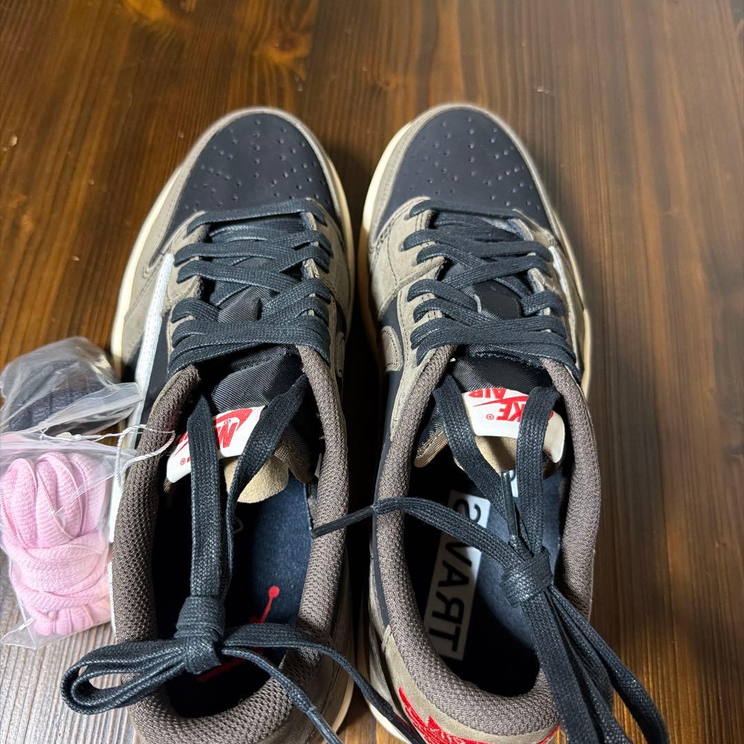 トラヴィススコット×ナイキ エアジョーダン1 ロー ブラック/ダークモカ27cm