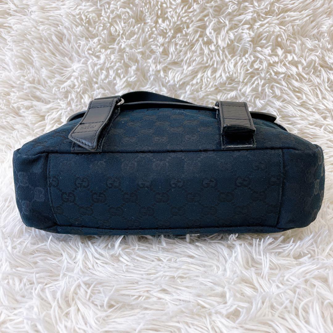 GUCCI ショルダーバッグ GGキャンバス クロスボディ　145858