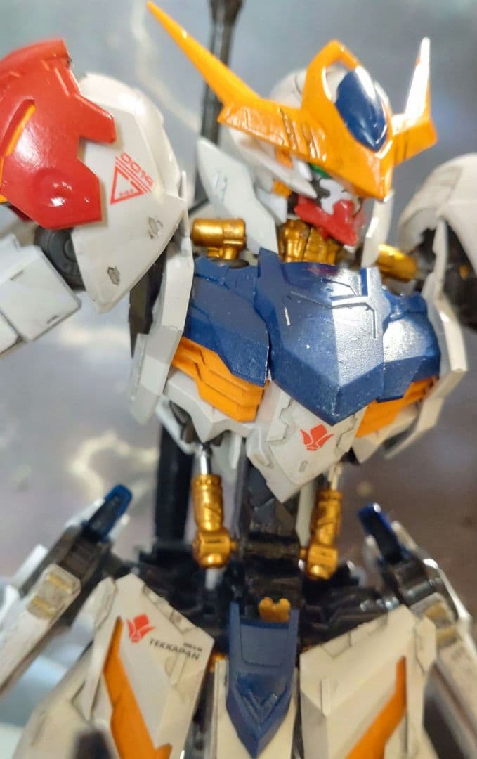 MGガンダムバルバトスルプス改完成品(塗装済)決闘マント装備