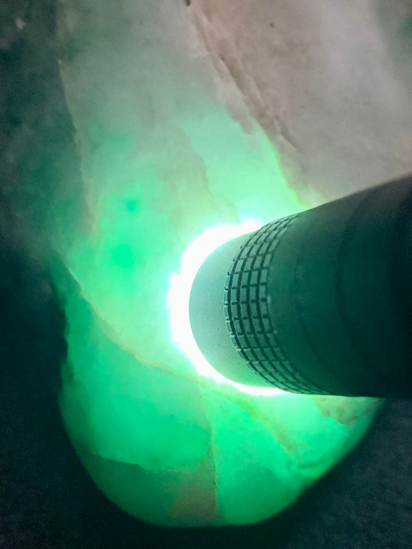 糸魚川海中翡翠　海ヒスイ　原石　海石　水石　根付　国産鉱物標本　コン沢　ひすい