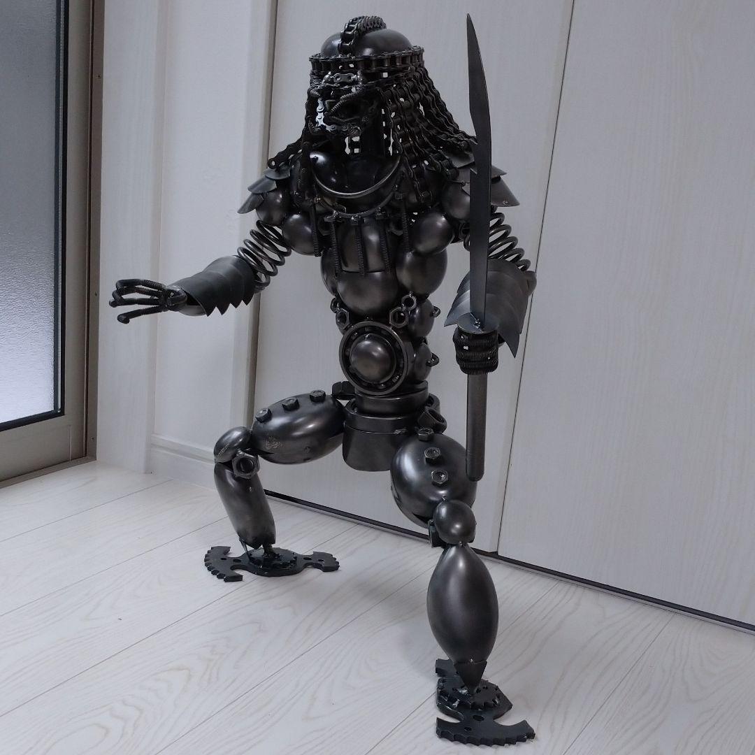 プレデター 鋼鉄製フィギュア 外国製