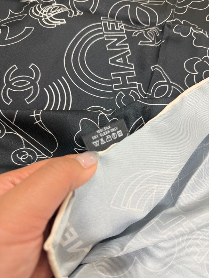 CHANEL ブラック シルク スカーフのみ