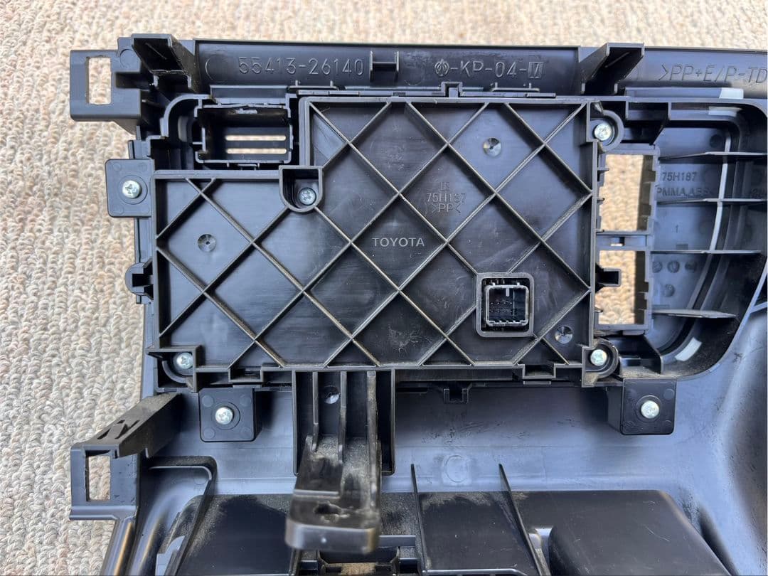 トヨタ ハイエース200系 S-GL 純正エアコンパネル