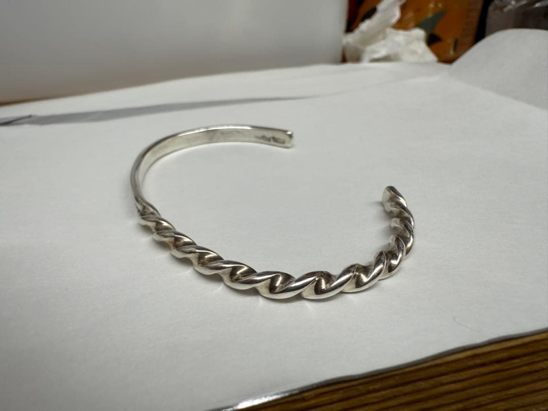 期間限定ナバホ　シルバー　バングル　Elaine Taheインディアンジュエリー