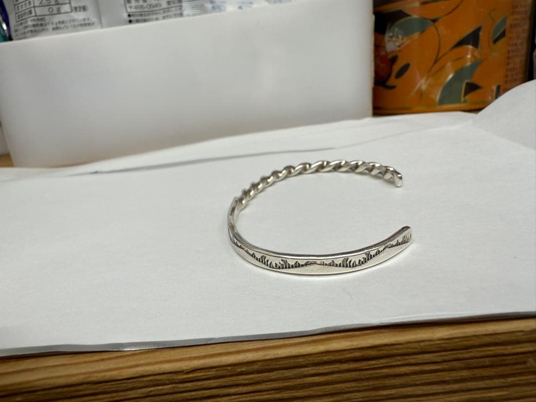 期間限定ナバホ　シルバー　バングル　Elaine Taheインディアンジュエリー