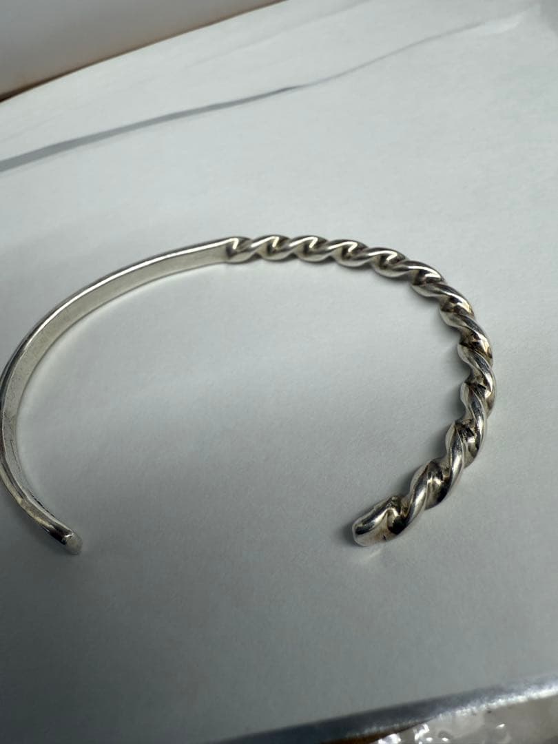 期間限定ナバホ　シルバー　バングル　Elaine Taheインディアンジュエリー