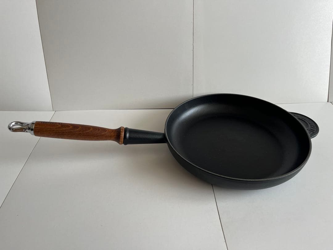 廃盤　ルクルーゼ　フライパン　ウッドハンドル　25cm マットブラック