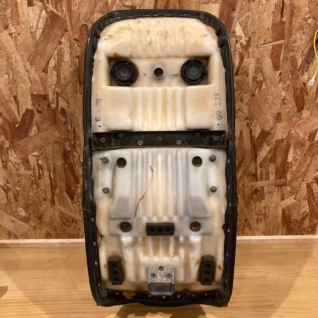 CB750F RC04 シート