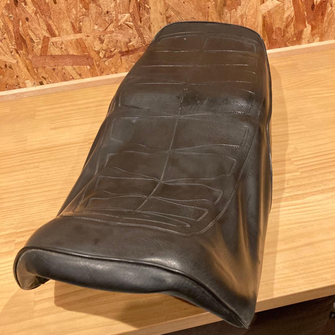 CB750F RC04 シート