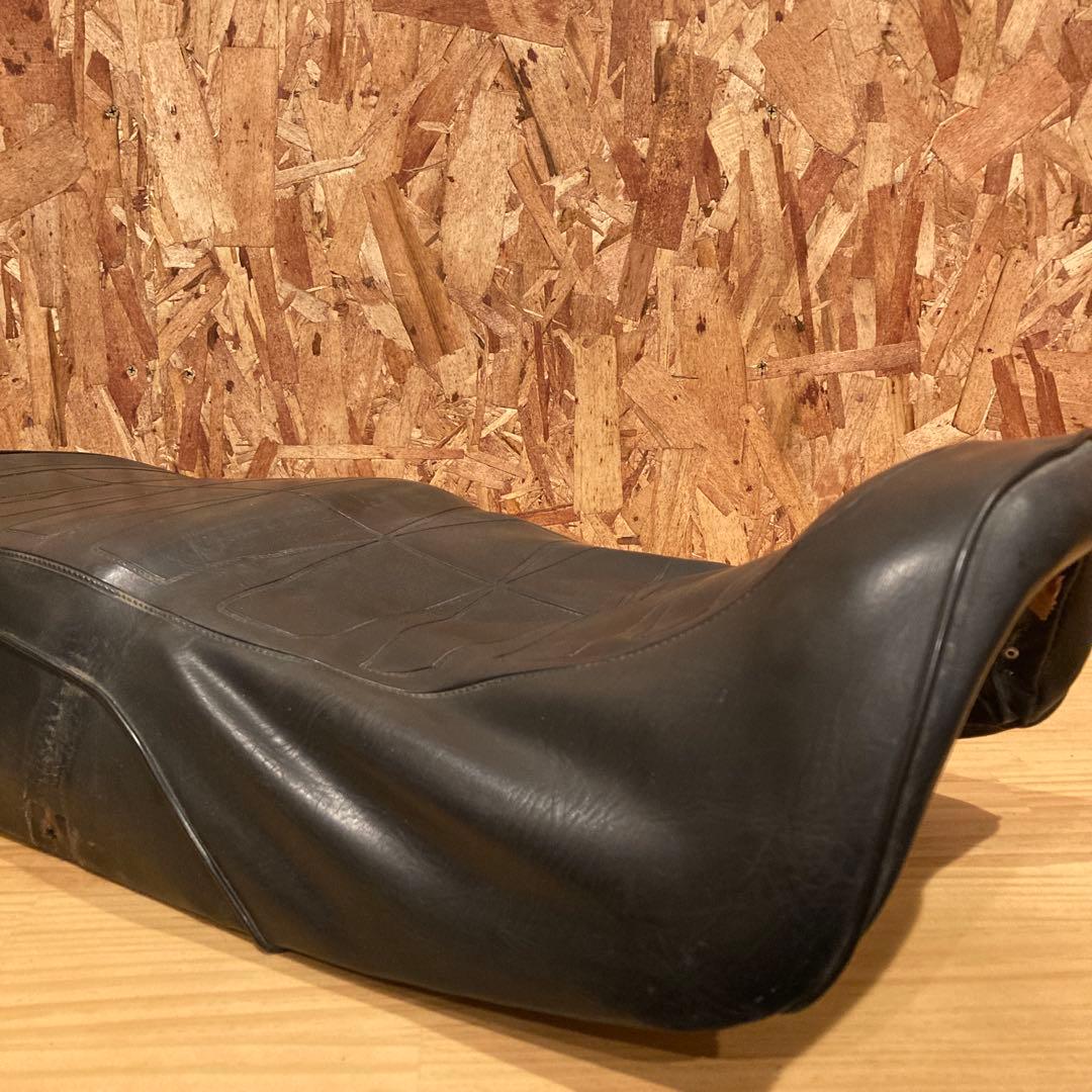 CB750F RC04 シート