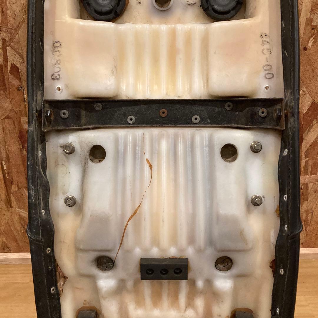 CB750F RC04 シート