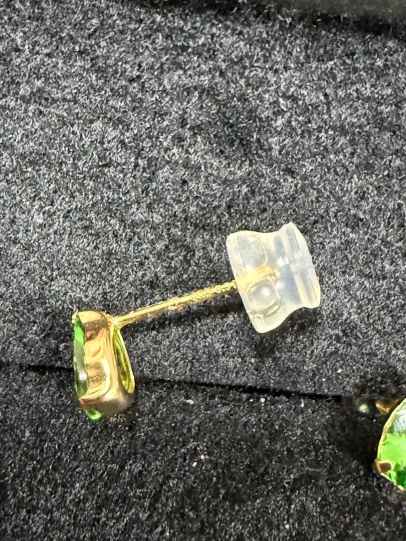 K18 ペアシェイプ グリーンガーネット ピアス