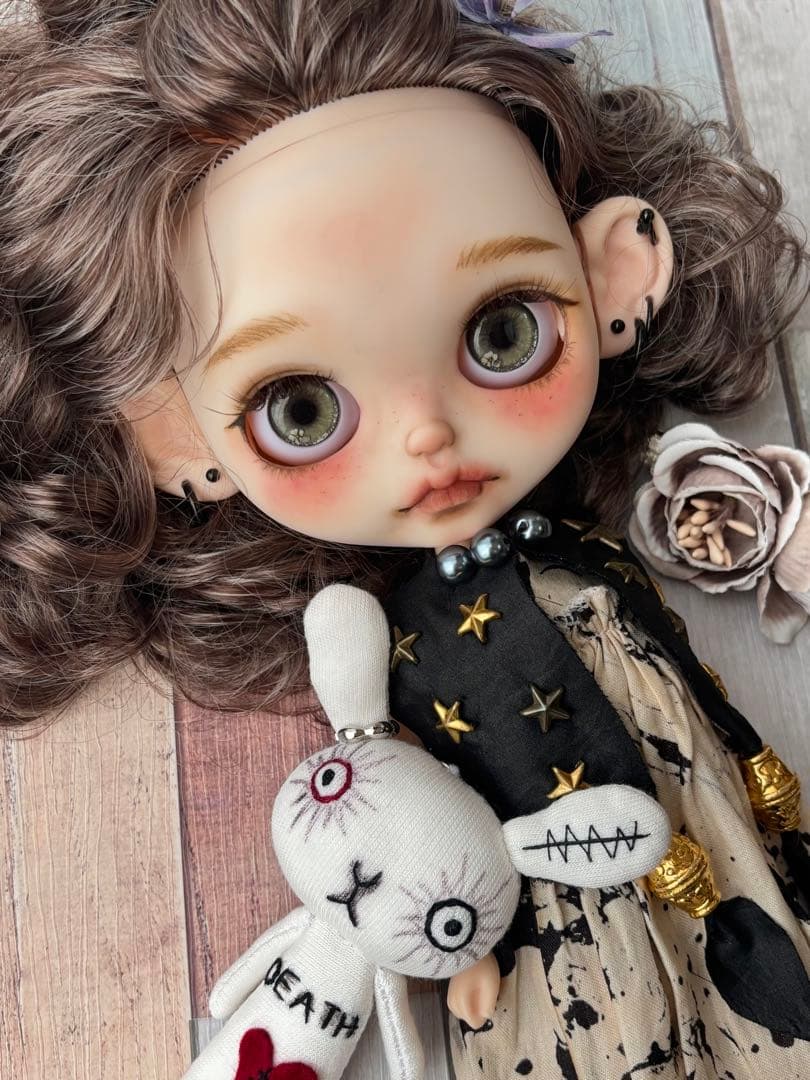 カスタムアイシードール　ネオサイズ　白ワンピース付　ブラウンmix ショート