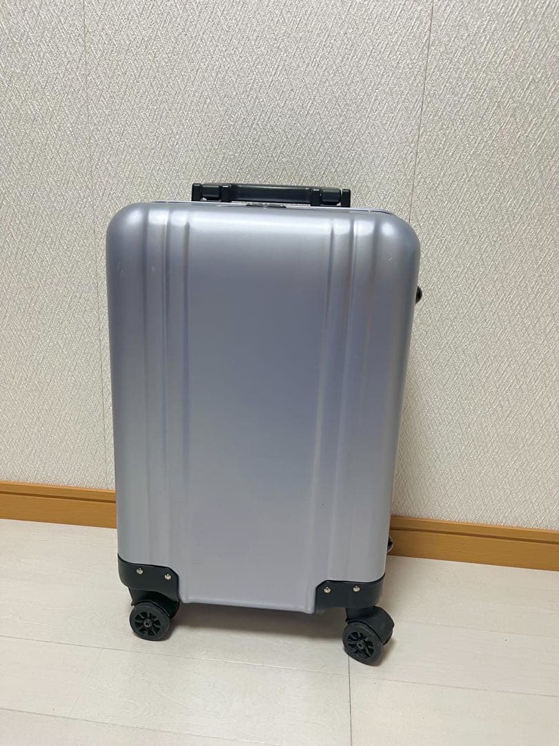 ゼロハリバートン　アルミ　スーツケース　機内持ち込みサイズ