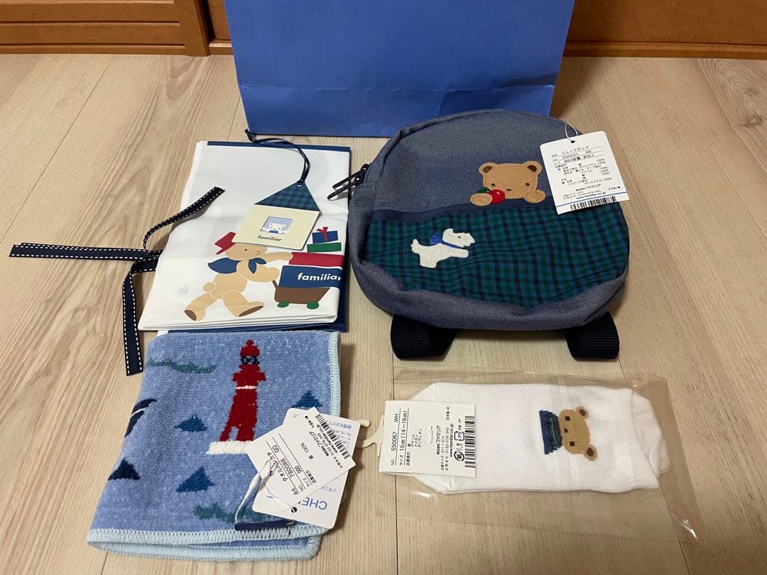 未使用 familiar ファミリア リュック ハンカチ くつ下 3点セット