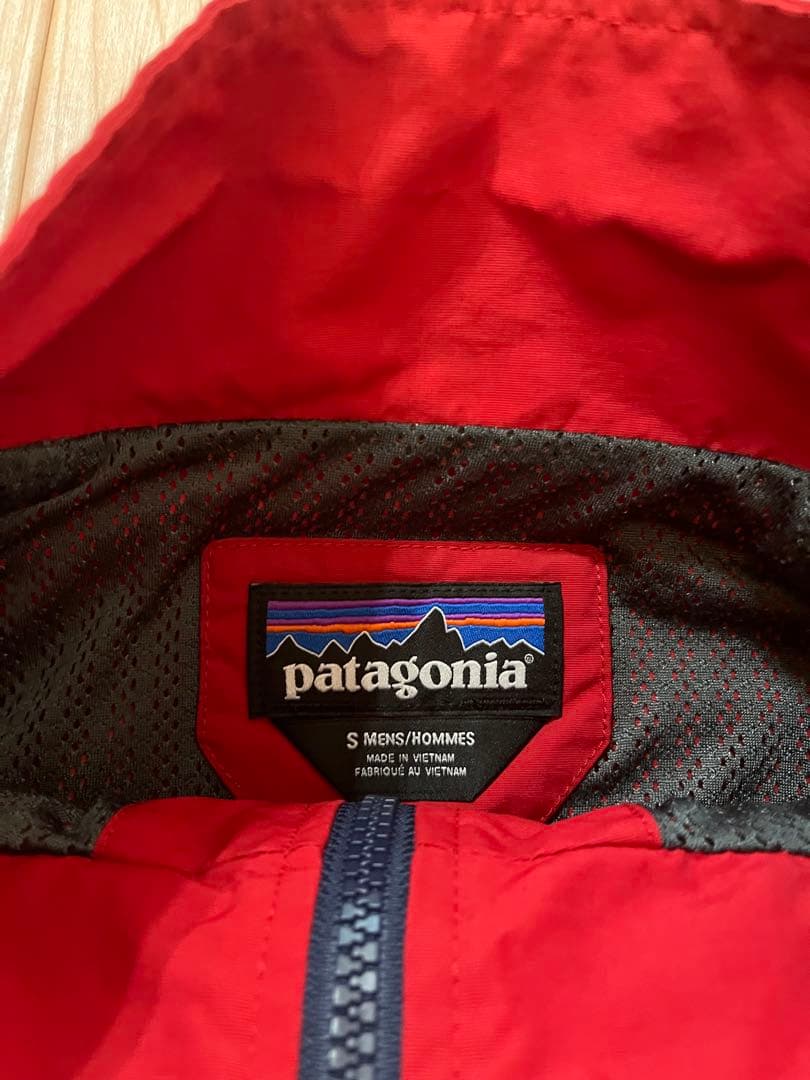 【当日または翌日発送】 パタゴニア バギーズジャケット S レッド