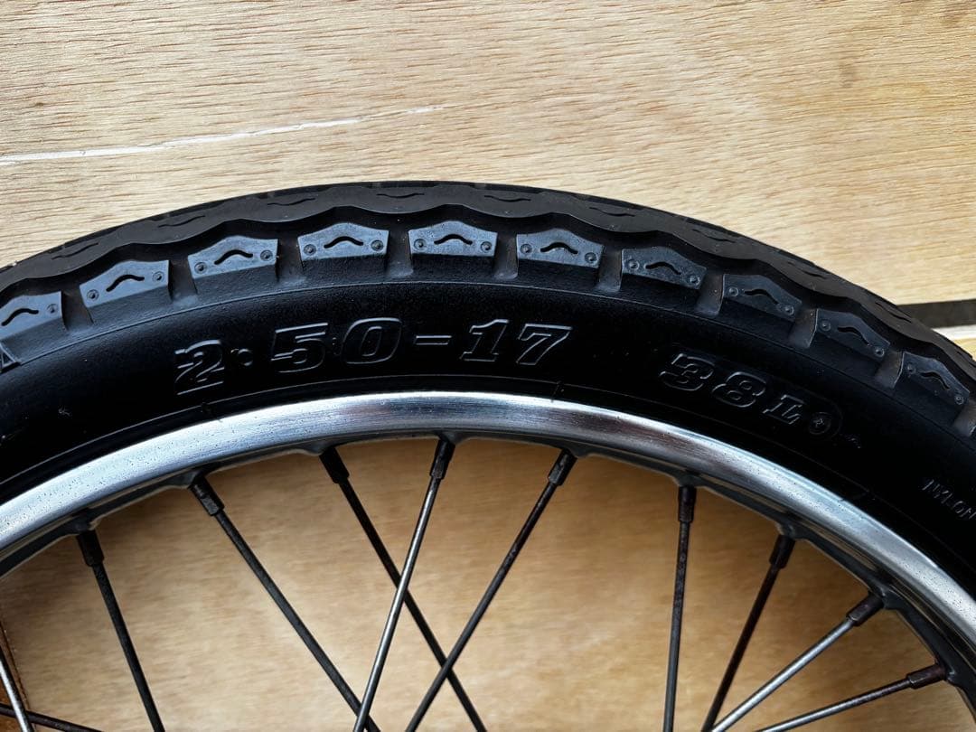 スーパーカブAA01　ホイールタイヤセット17インチ　当時物　旧車