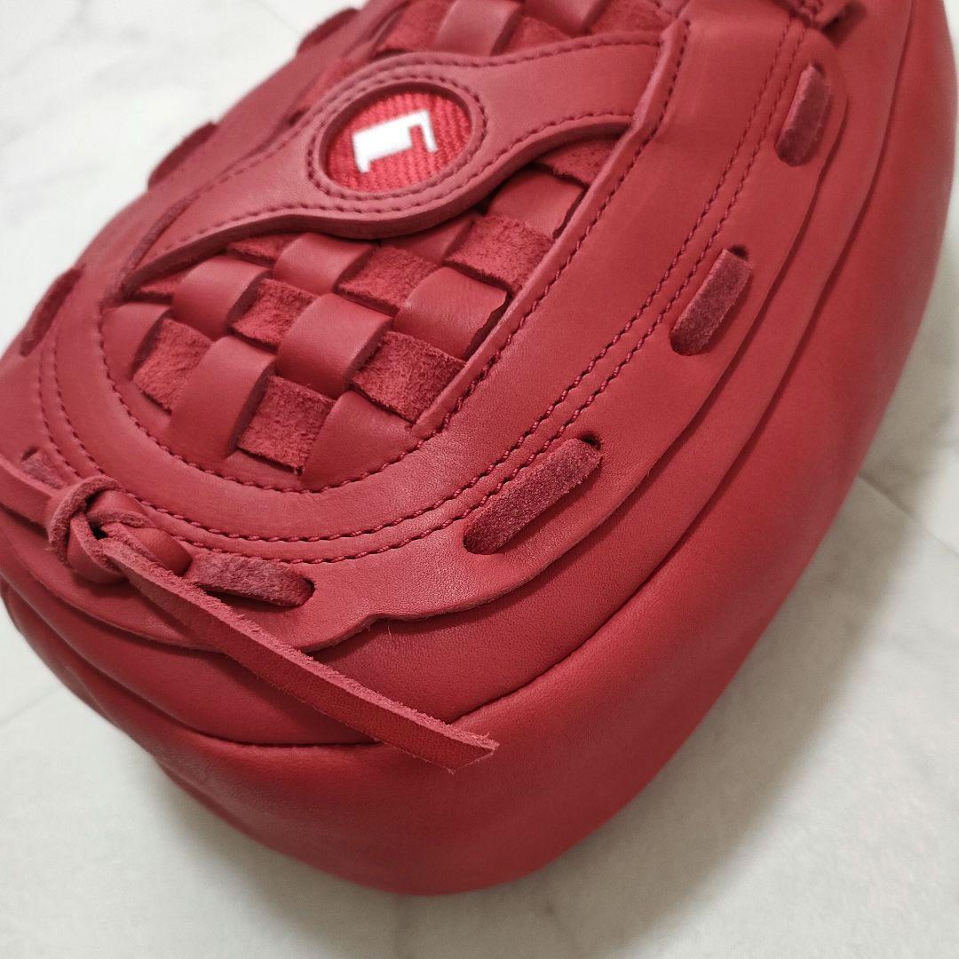 【新品タグ付】TRION　THE GLOVE　ボディバッグ　グラブレザー　レッド