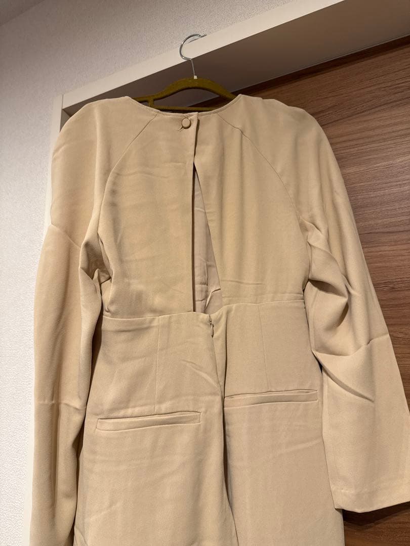 ベージュオールインワン