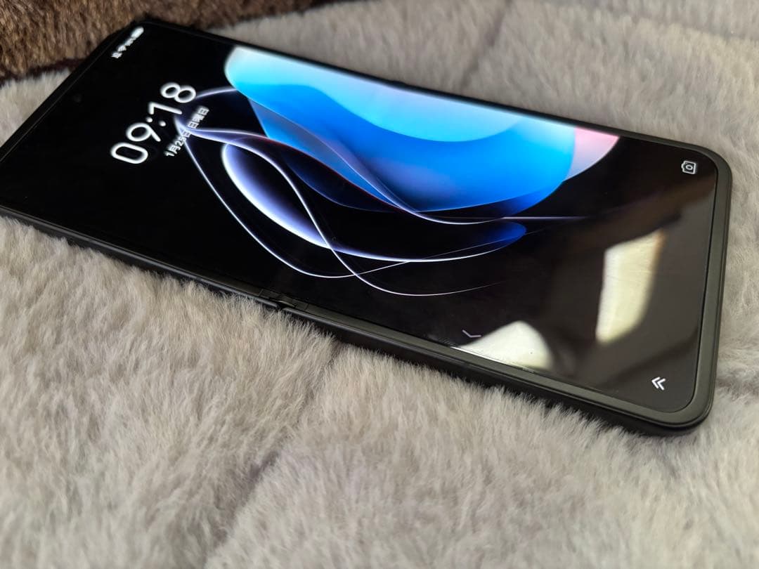 ZTE nubia NX724J Flip 5G ブラック　中古動作問題なし