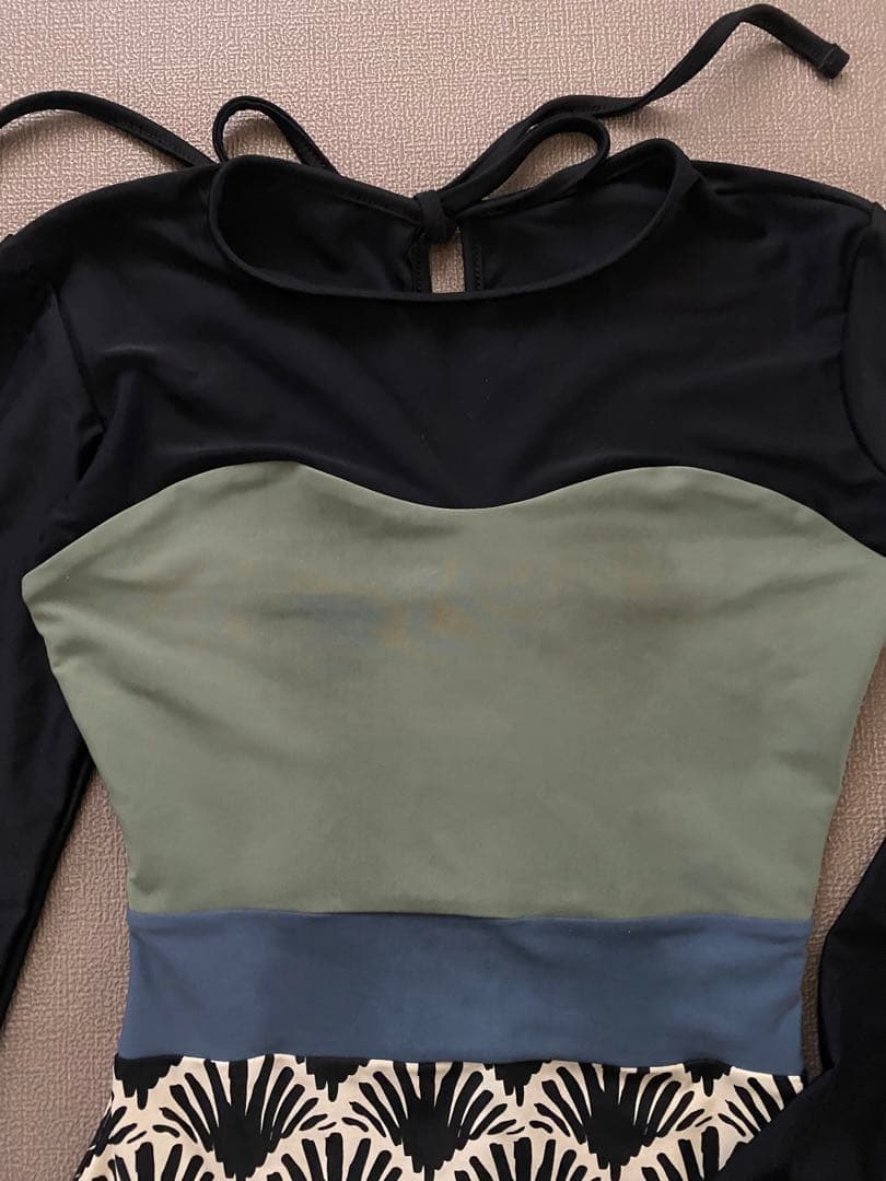 【seea】hermosaラッシュガードワンピース水着