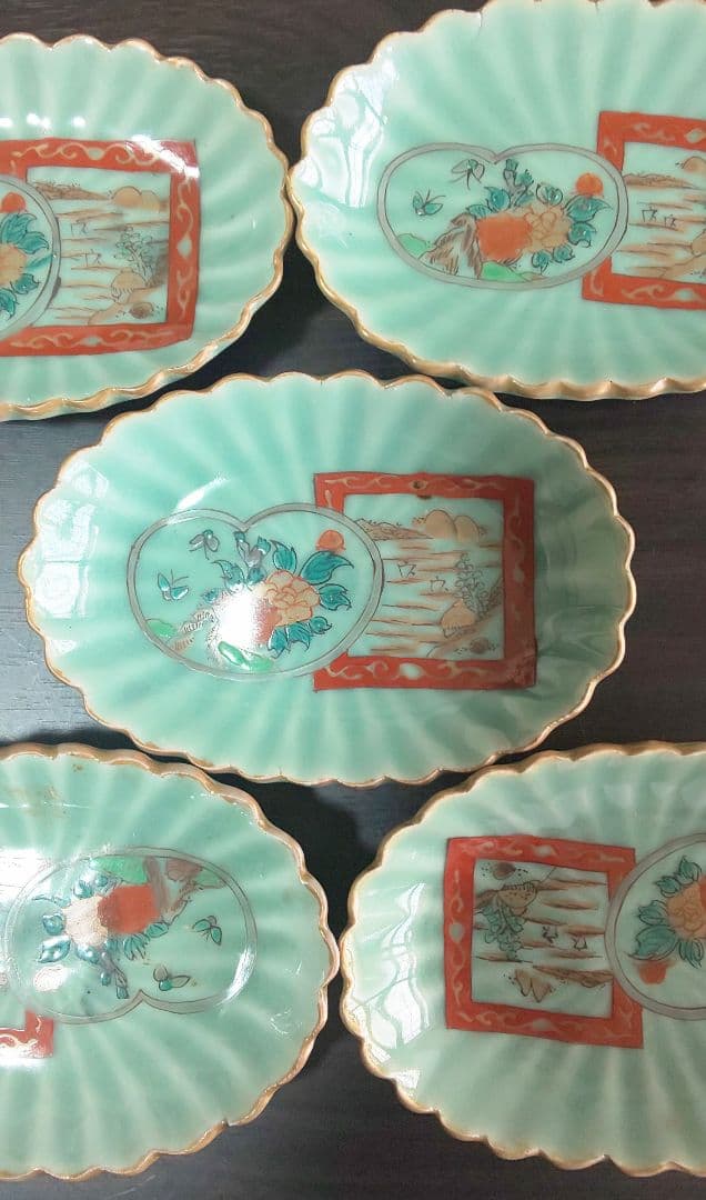 古伊万里 青磁 手書色絵染付 牡丹蝶文 菊花長皿 木箱入