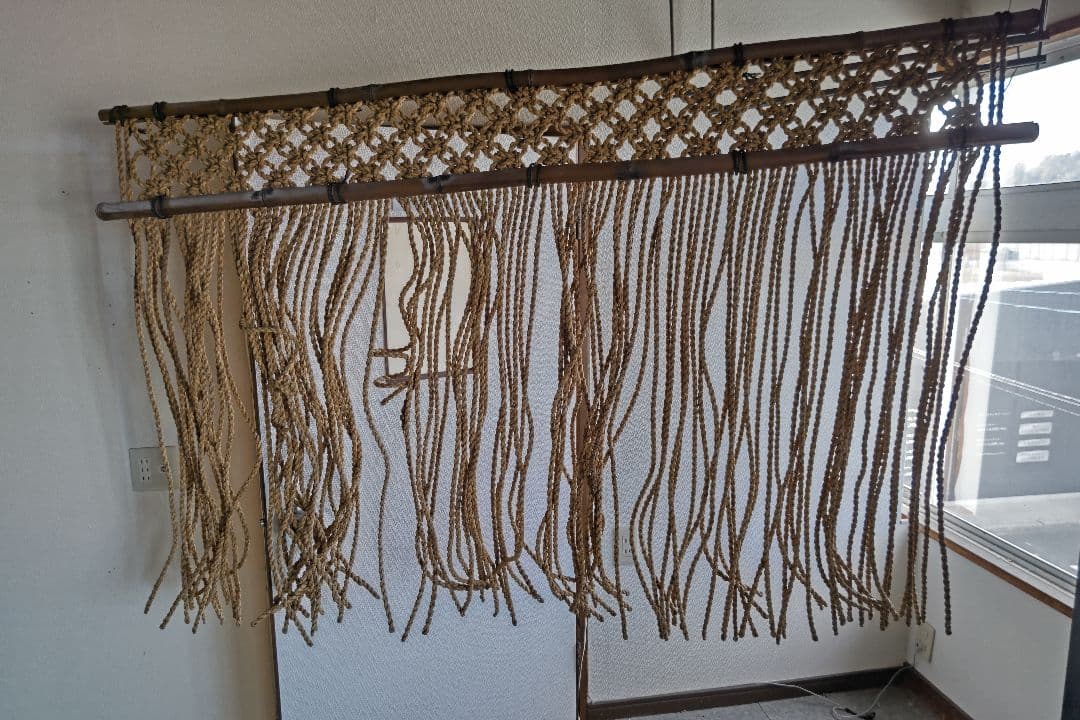 縄暖簾サイズは縦1260 巾1870です