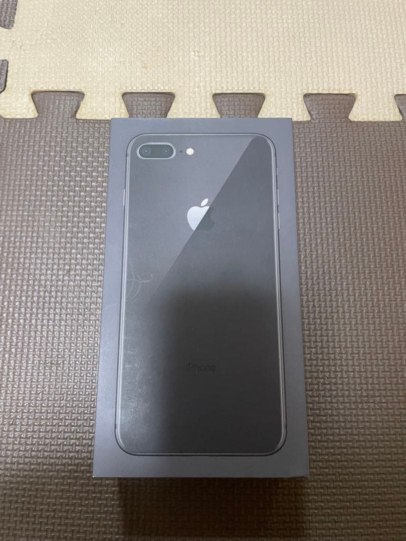 Apple iPhone 8 Plus 64GB スペースグレイ