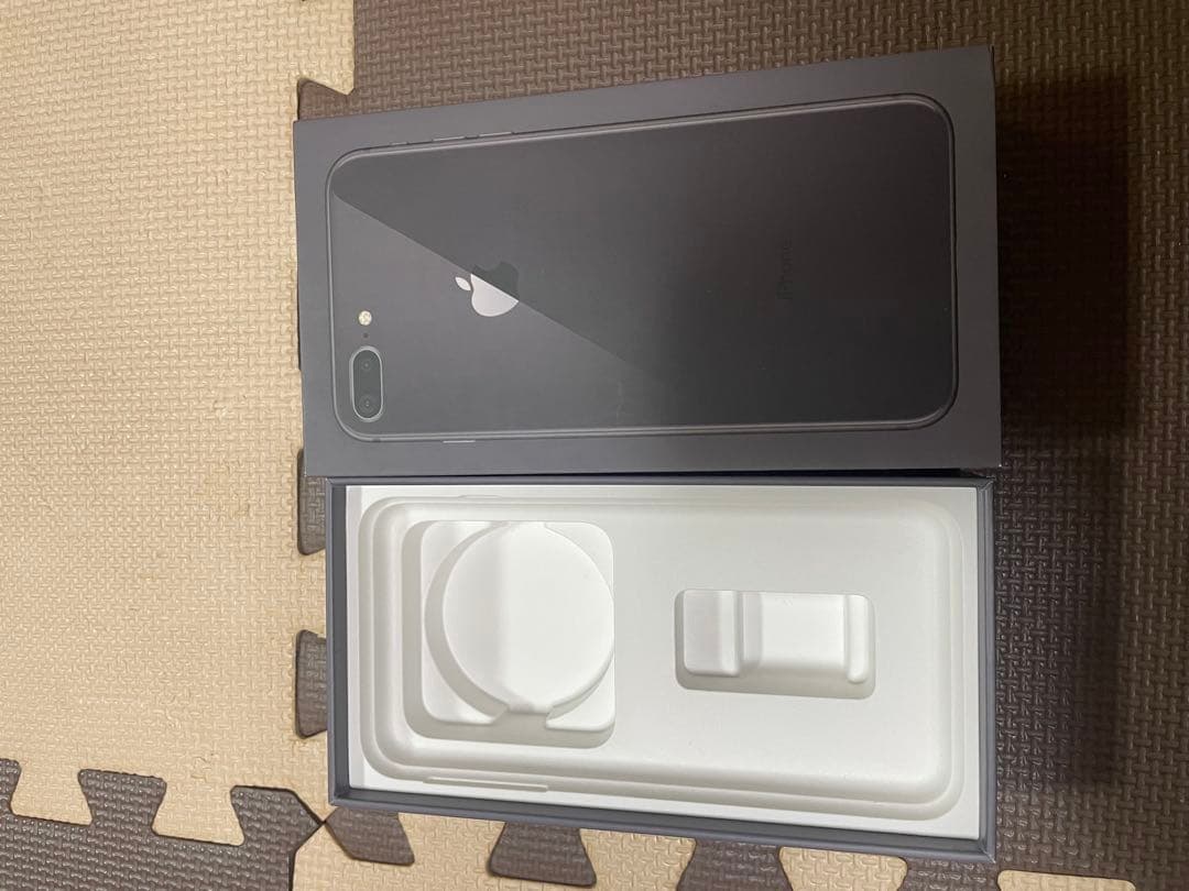 Apple iPhone 8 Plus 64GB スペースグレイ