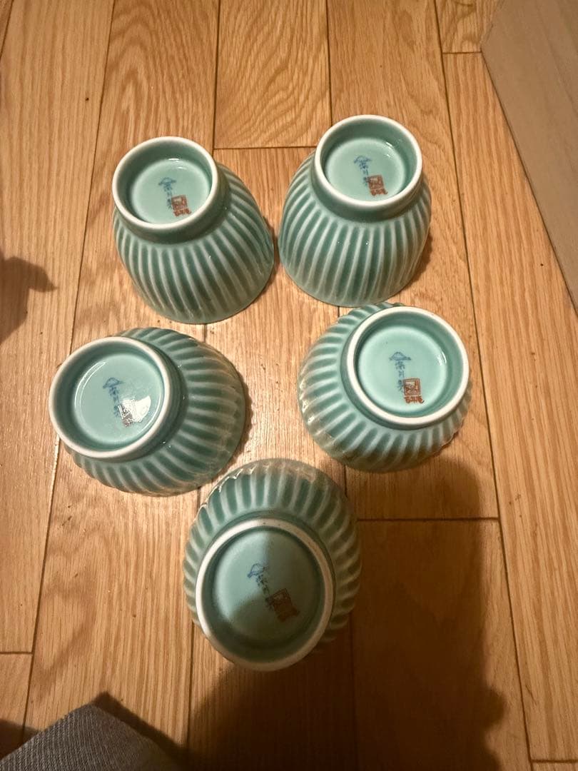 深川製磁　百年庵　笹青磁見込み山水