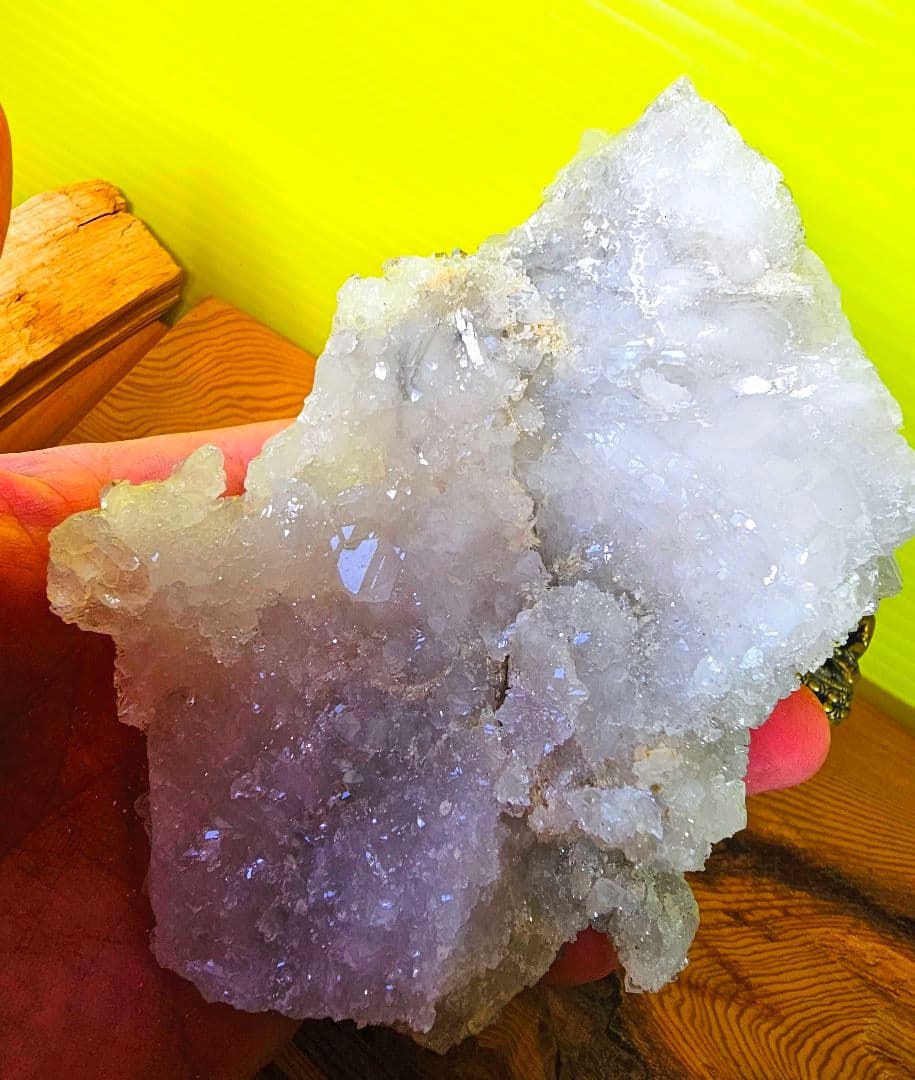 天使の輝き！約400g☆カテドラル水晶クラスター(龍穴あり)