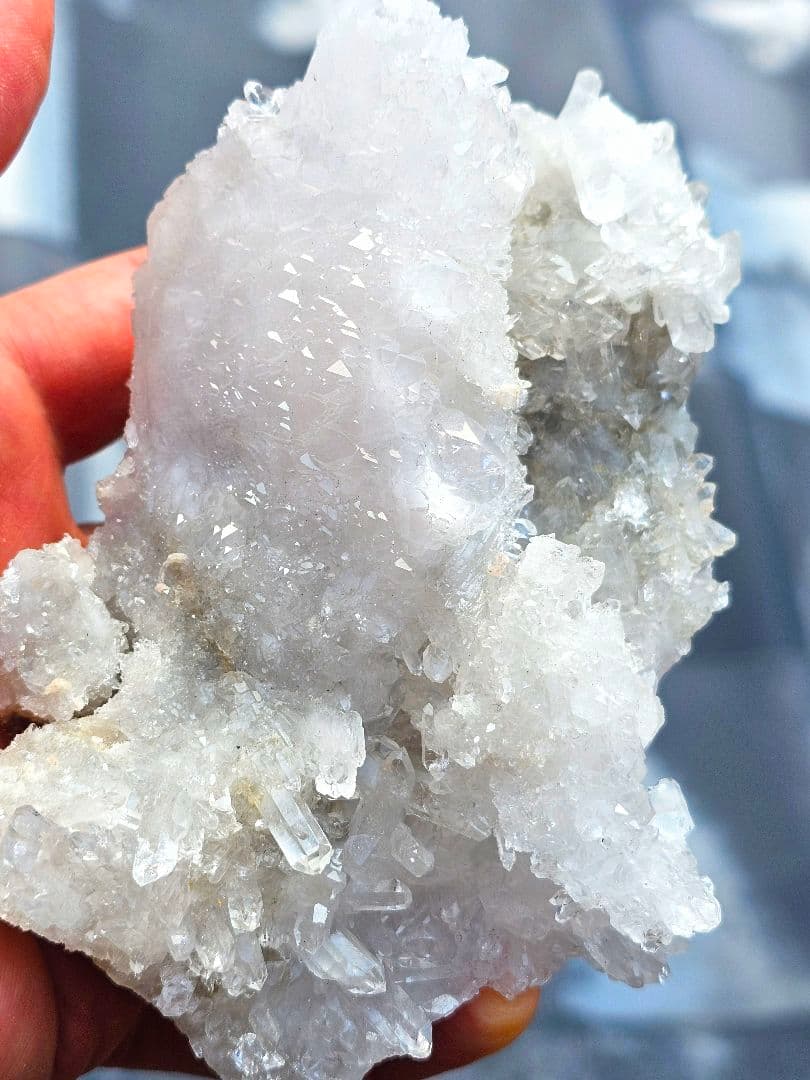 天使の輝き！約400g☆カテドラル水晶クラスター(龍穴あり)