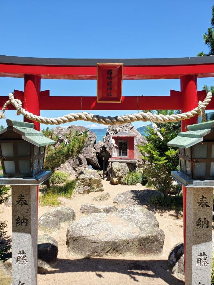 天使の輝き！約400g☆カテドラル水晶クラスター(龍穴あり)