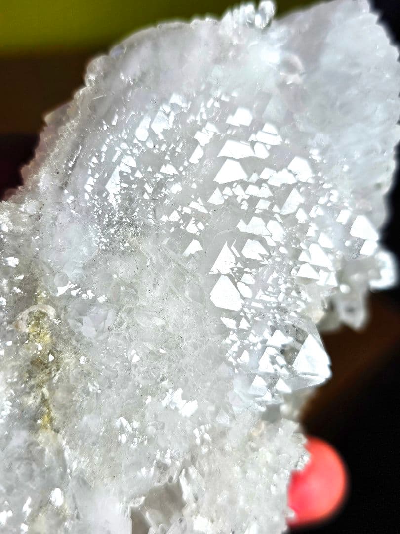 天使の輝き！約400g☆カテドラル水晶クラスター(龍穴あり)