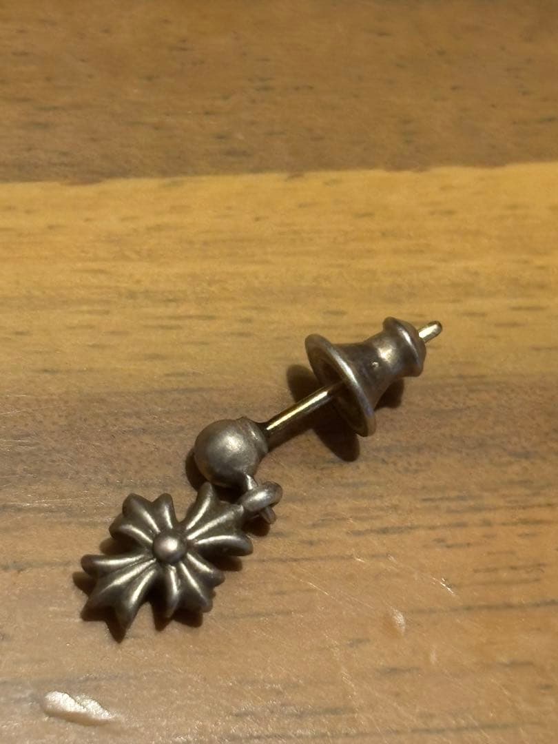 クロムハーツ タイニーE CHプラス ドロップイヤリング